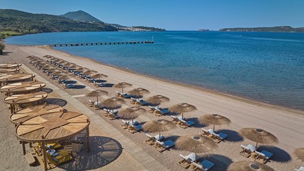 14239_Mandarin Oriental, Costa Navarino - Beach front area.jpg